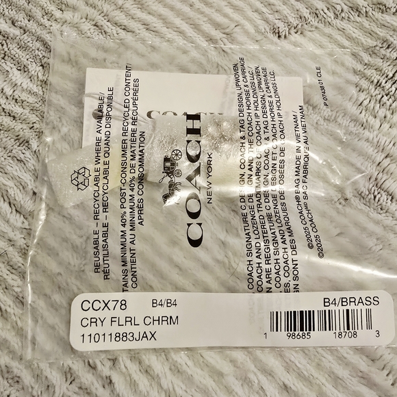 Coach mini flower charm - Picture 2 of 4